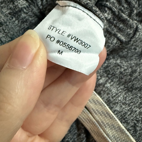 Vuori Boyfriend Short Size Medium - Picture 3 of 5